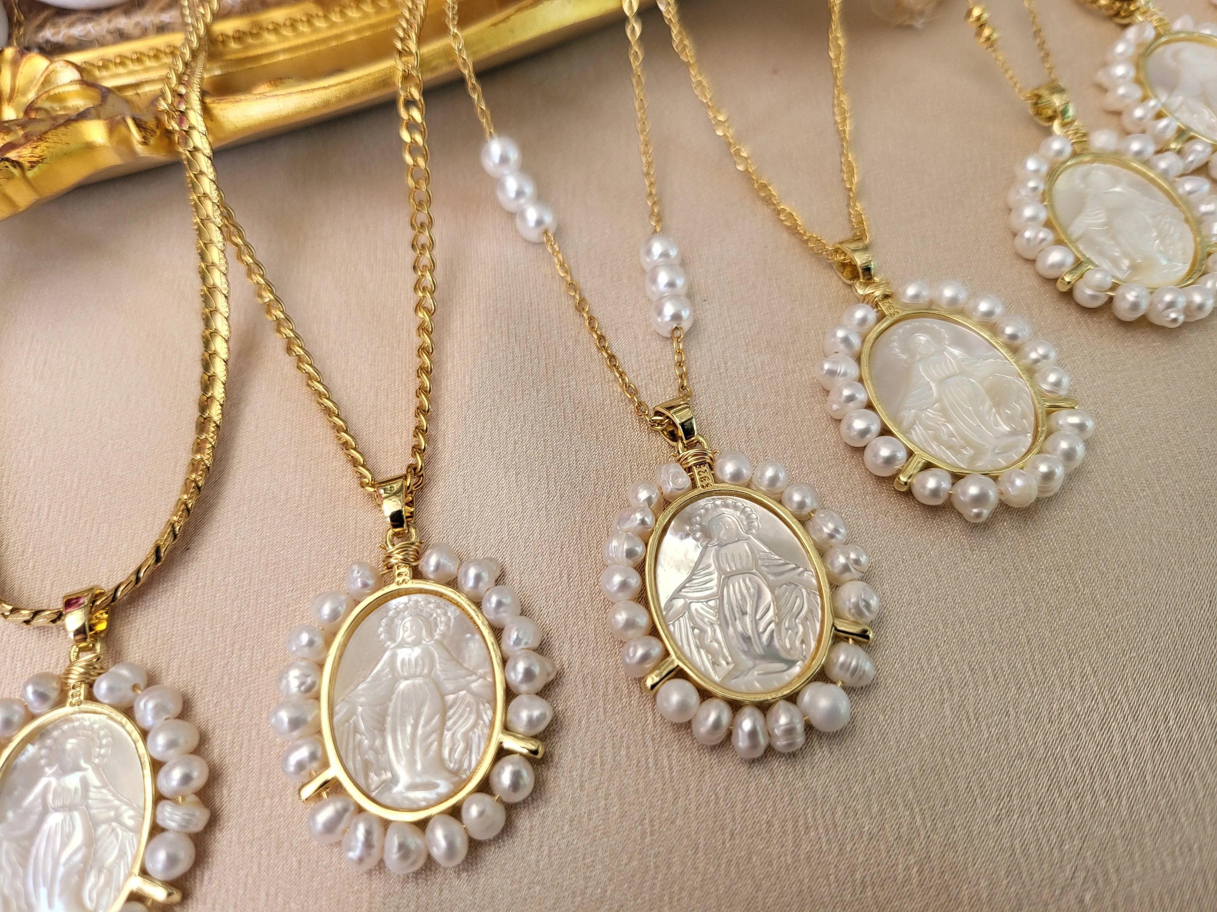 Mary Pearl Necklace product images.