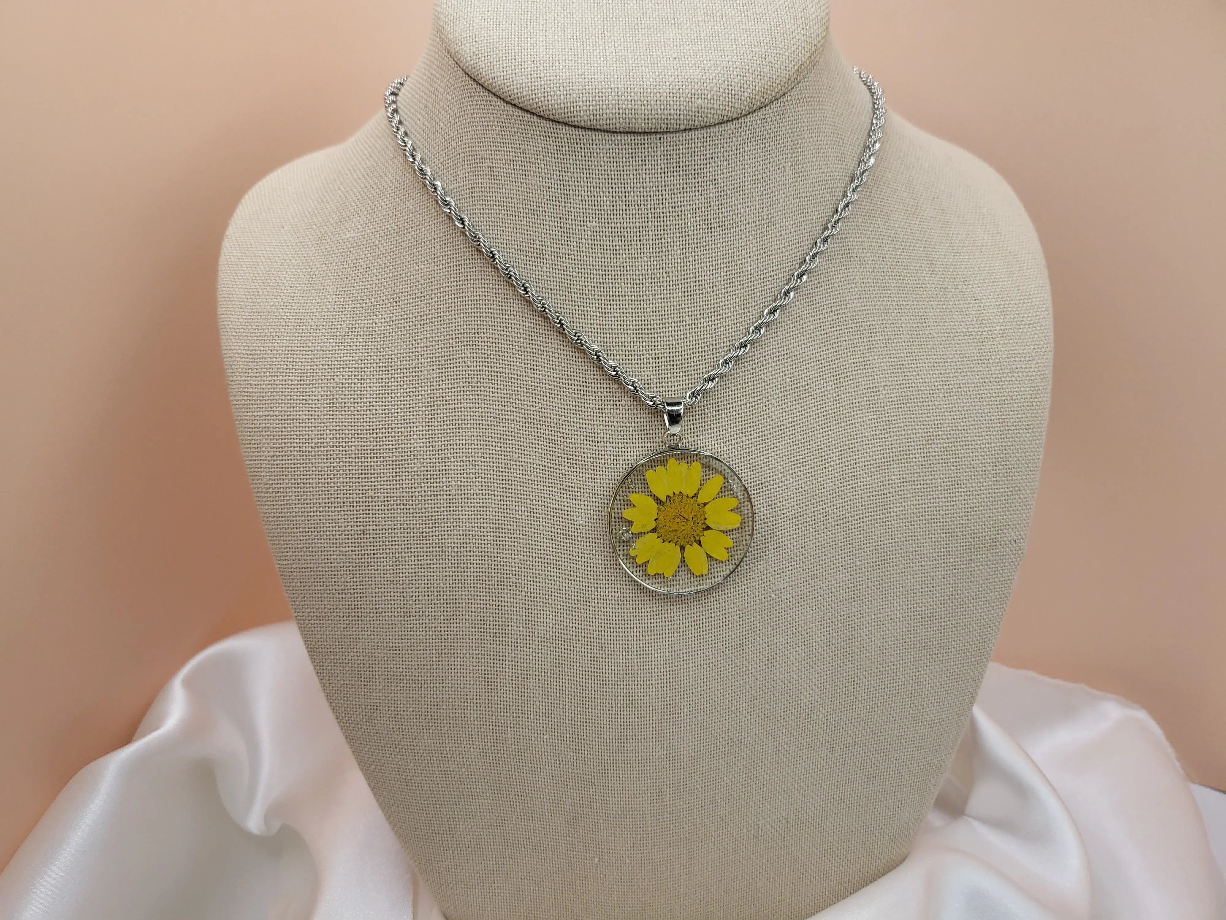 Silver Real Dried Birth Month Flower Necklace product images.