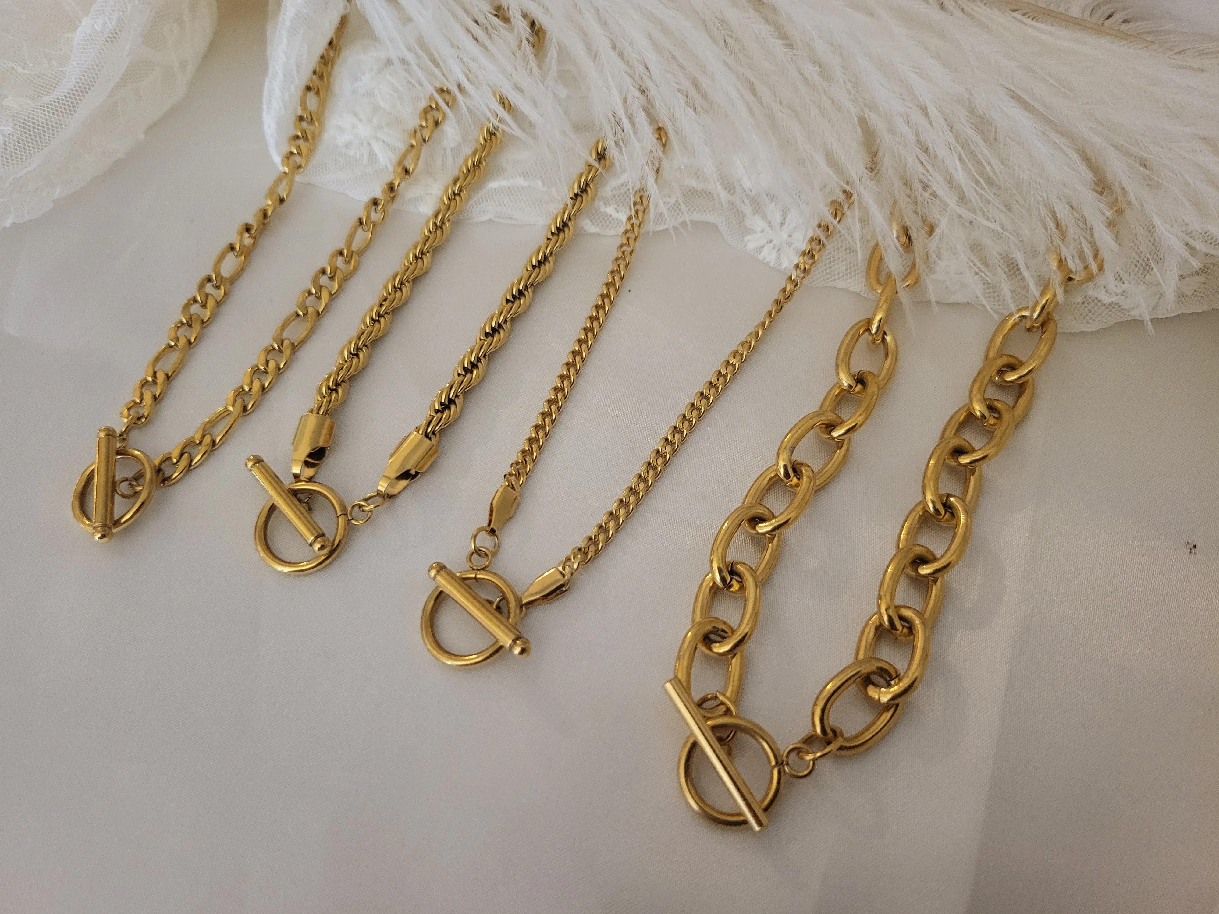 Tara Toggle Chunky Necklace product images.