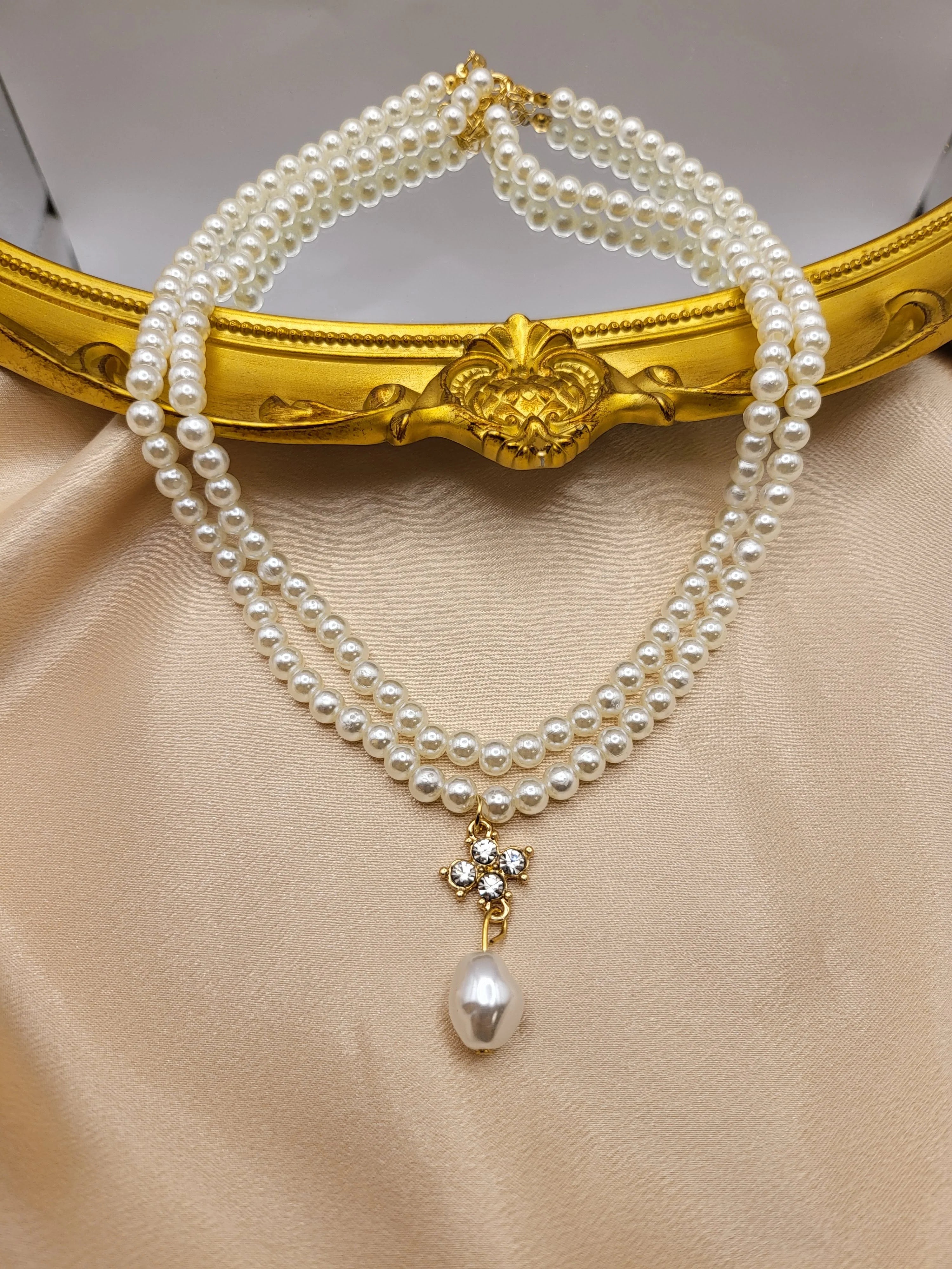 Gold Pearl Choker