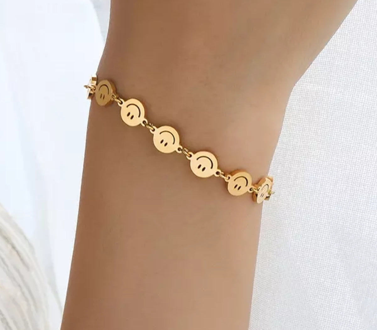 Chieco+ チエコプラス　smiley bracelet Zoe Chicco 14k Gold Itty Bitty Smiley Face Bracelet – ZOË CHICCO