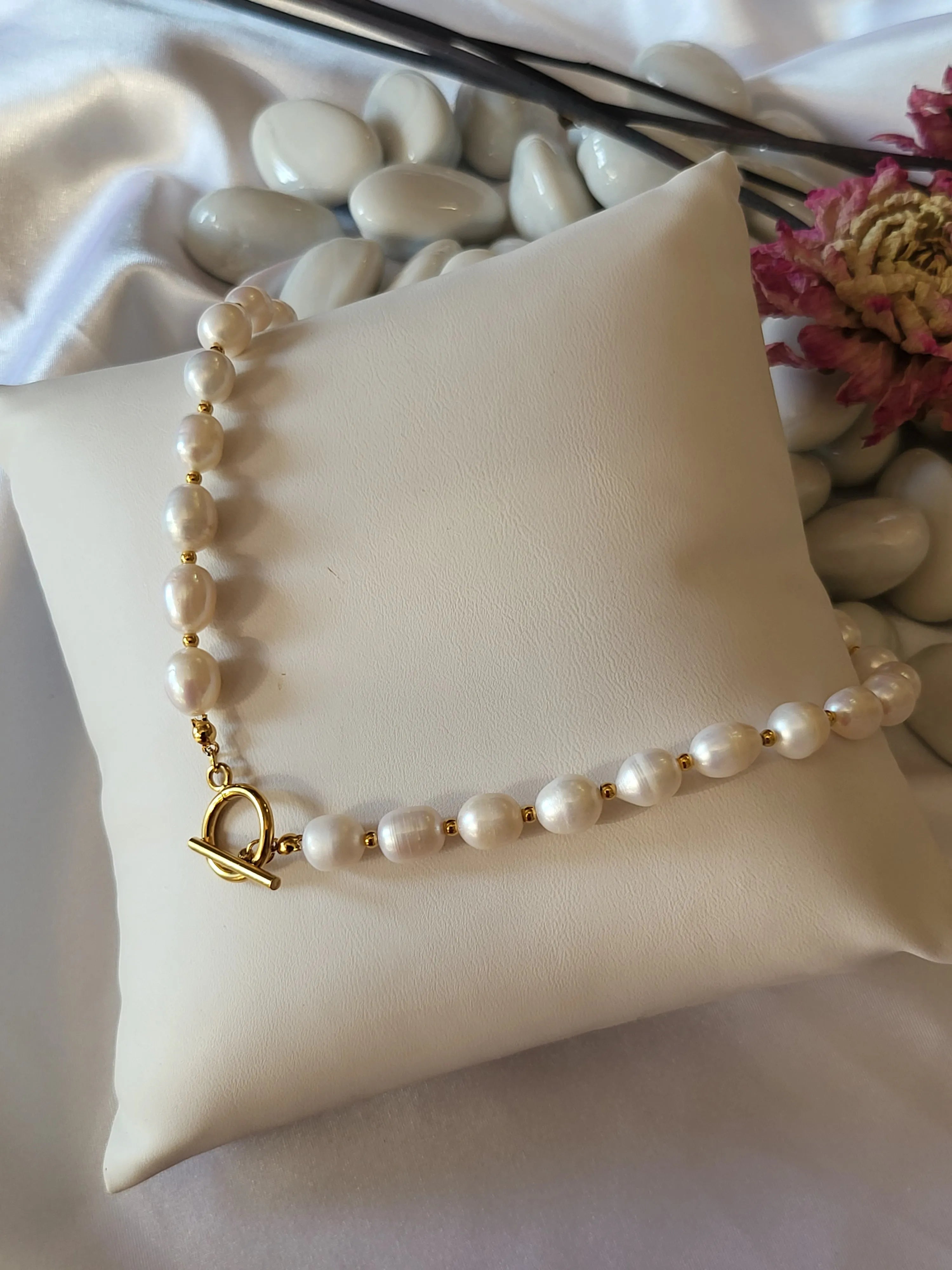 Mabel Toggle Pearl Necklace product images.